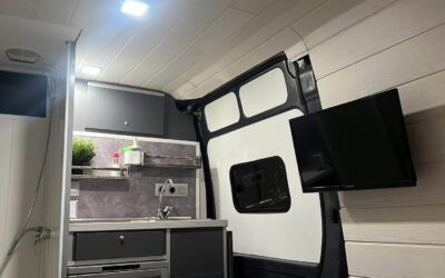 10 Consejos Clave para Camperizar tu Furgoneta y Vivir la Aventura 🚐✨