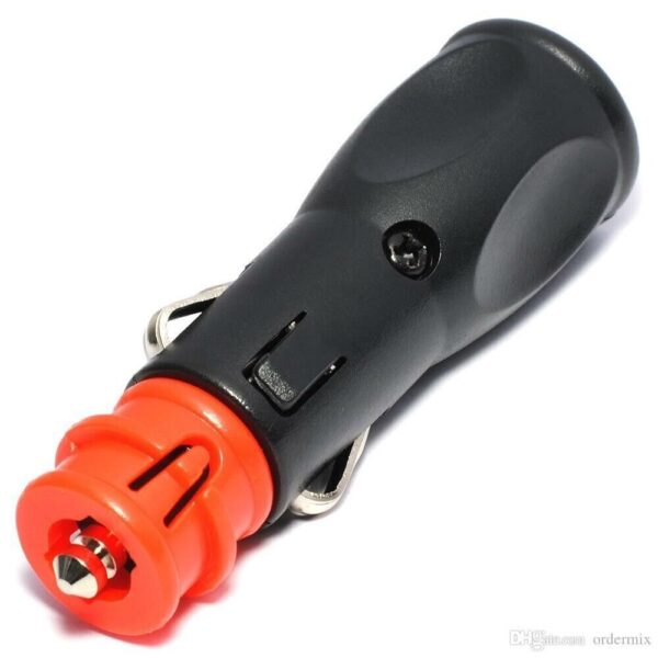 Clavija 12V M